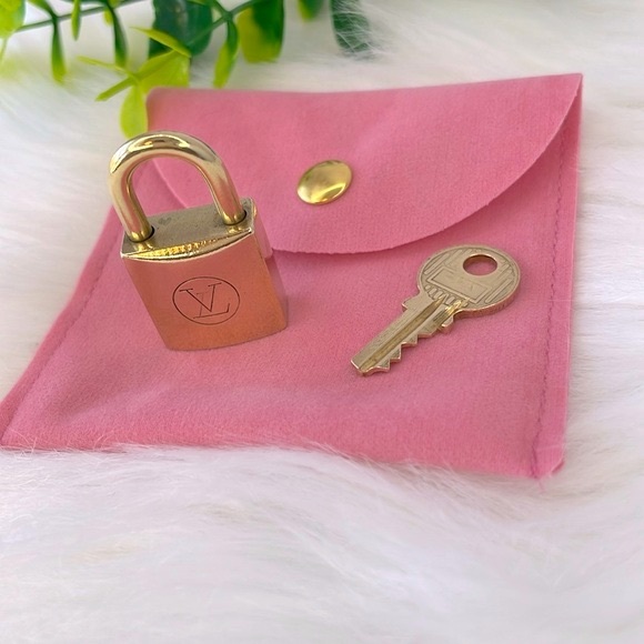 Louis Vuitton Padlock and Key #223 - Picture 9 of 14